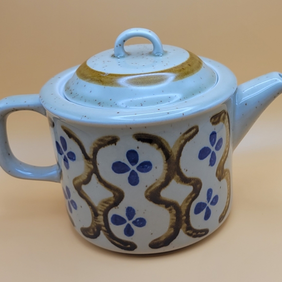 Vintage Japanese Tea Pot - Picture 4 of 6